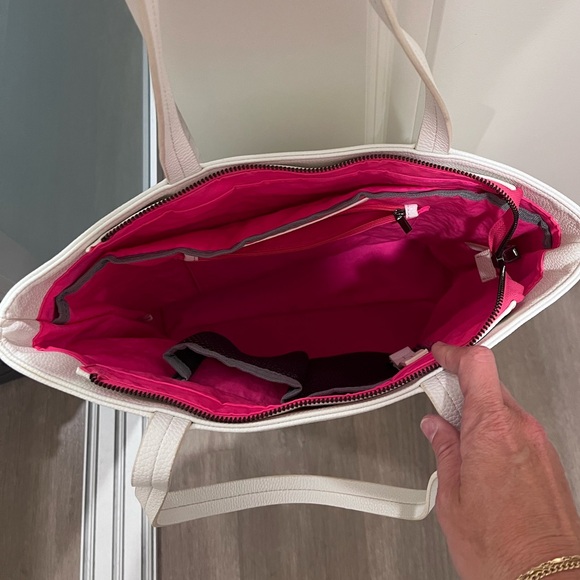 Sportschic Vegan Pepple in White - Picture 2 of 7